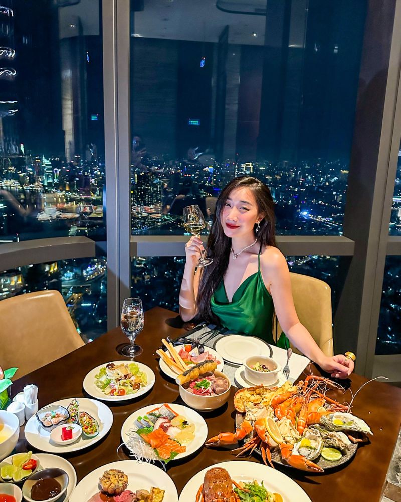 Come to Oriental Pearl to enjoy the most expensive Landmark pho in Vietnam 15
