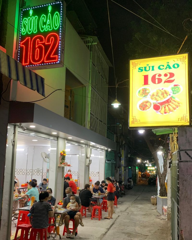 Ha Ton Quyen dumpling street delights Chinese food lovers 5