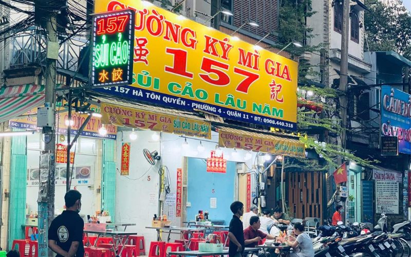 Ha Ton Quyen dumpling street delights Chinese food lovers 7