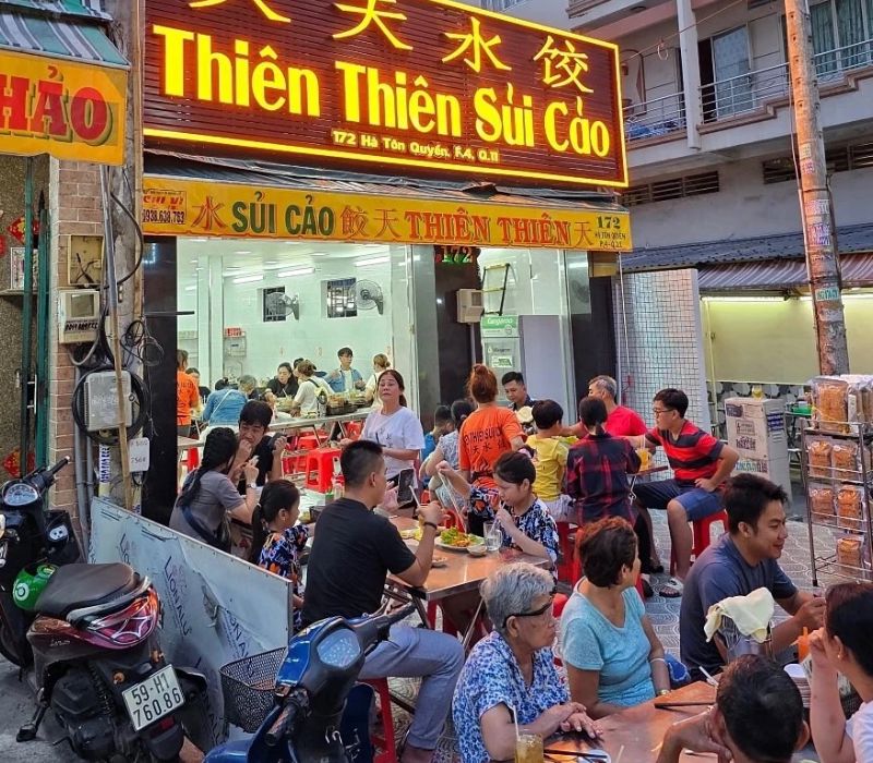 Ha Ton Quyen dumpling street delights Chinese food lovers 3