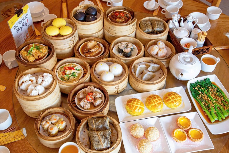 Top 13 famous restaurants in District 5 with locals 2