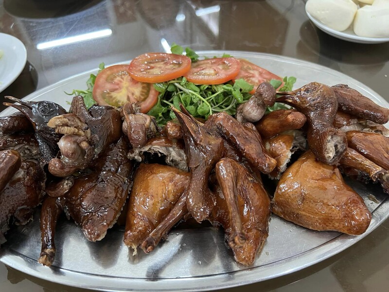 Top 13 famous restaurants in District 5 with locals 12
