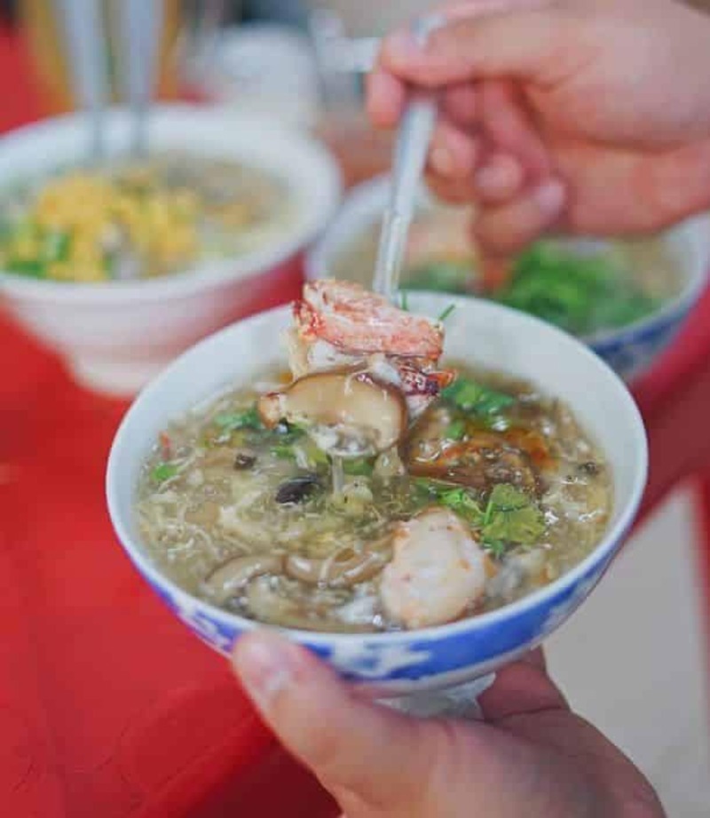 Top 13 famous restaurants in District 5 with locals 10