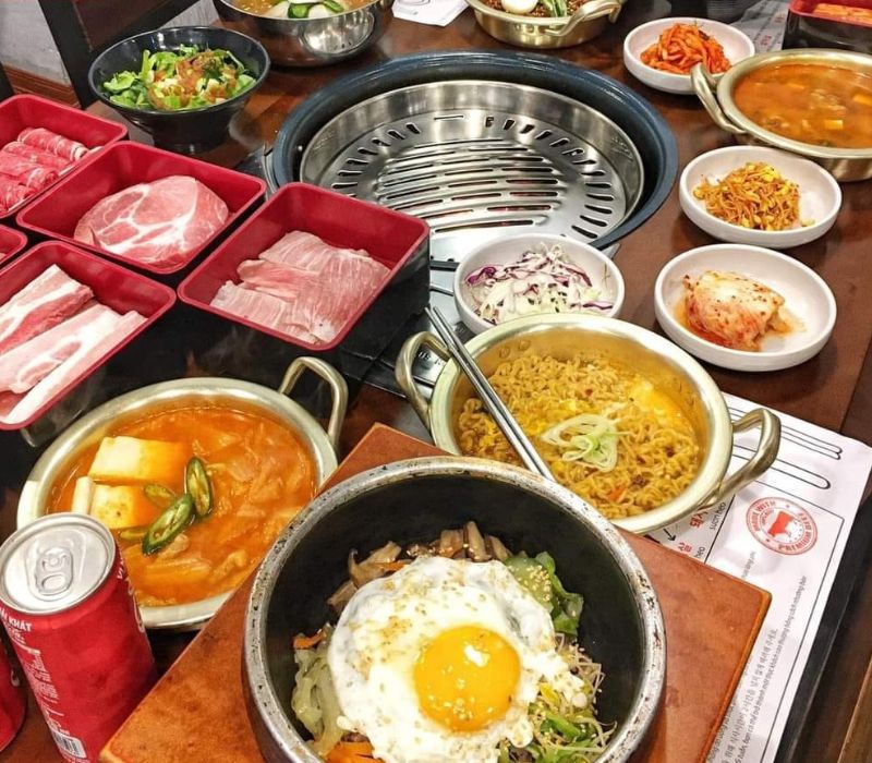 Immediately save the address of 8 delicious grilled buffet restaurants in Hanoi, forget the way back 5