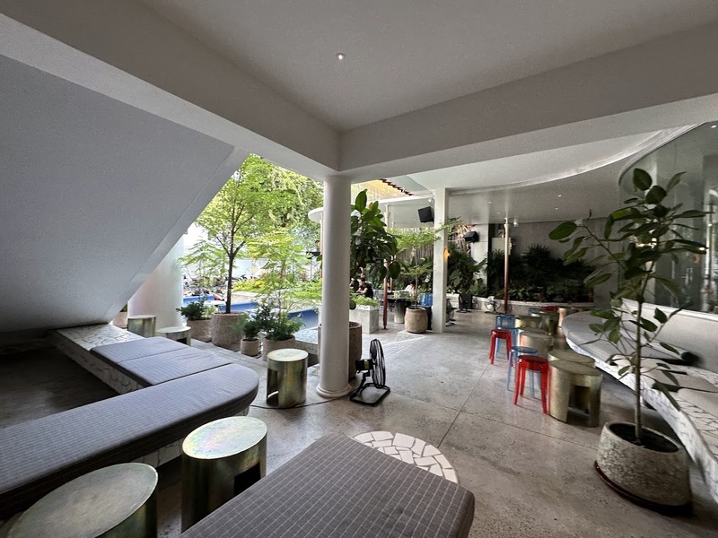 Discover 7 beautiful cafes near Ben Thanh 6 metro station