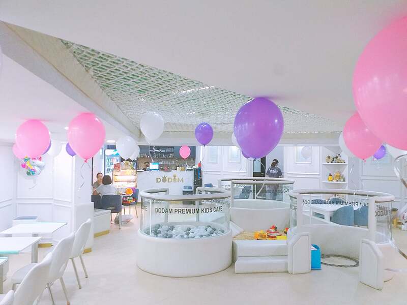 Suggested 9 cafes with play areas for children to have fun and keep the whole family healthy 7