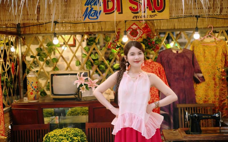 Tell you 8 cafes open during Tet in Saigon 5
