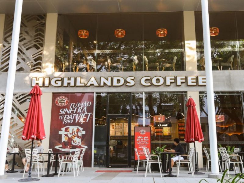 'Get dressed' and visit 10 cafes open throughout Tet in Hanoi 4