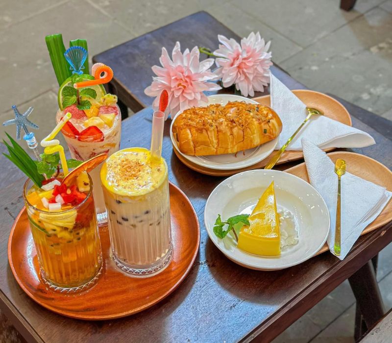 Tell you 8 cafes open during Tet in Saigon 6