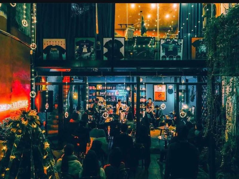 'Get dressed' and visit 10 cafes open throughout Tet in Hanoi 11