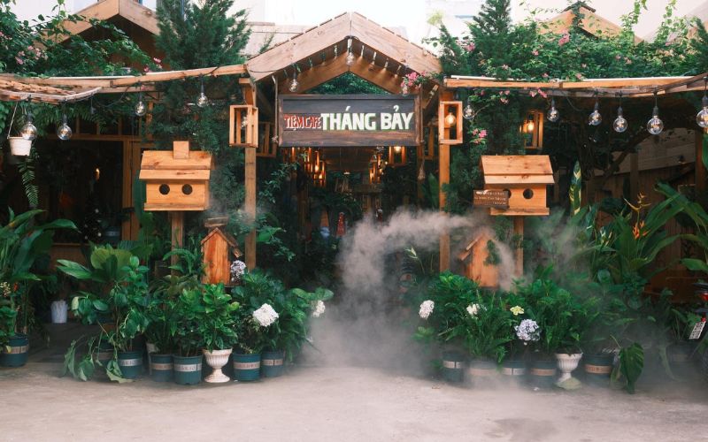 Tell you 8 cafes open during Tet in Saigon 9