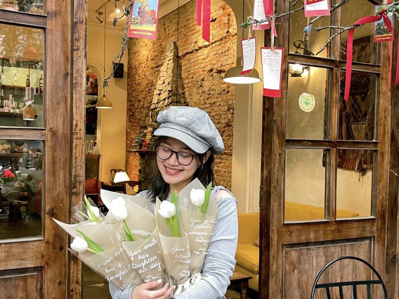 'Get dressed' and visit 10 cafes open during Tet in Hanoi 3