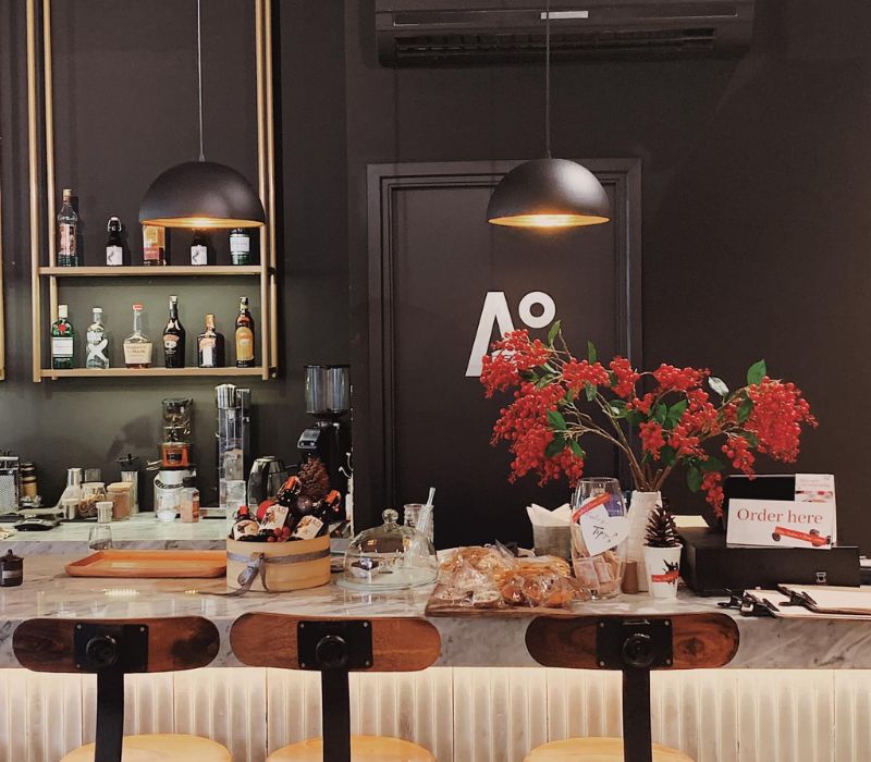 12 cafes with the most beautiful Tet decorations in Saigon for photos with thousands of likes 2