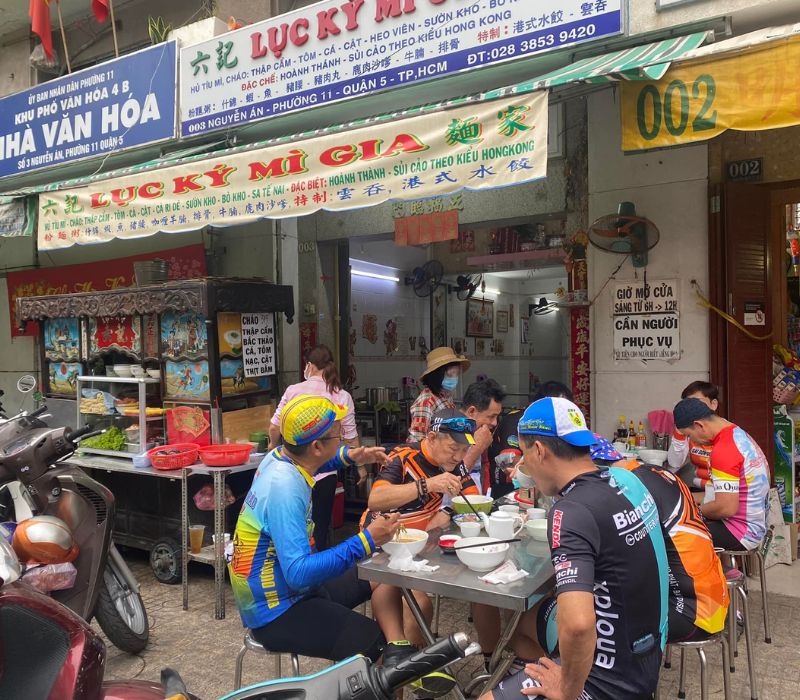 14 Delicious Chinese noodle shops in Saigon that attract all food lovers 2