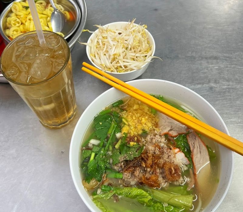 14 Delicious Chinese noodle shops in Saigon that attract all food lovers 6