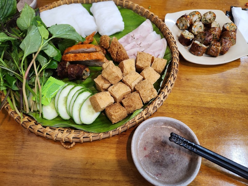 Top 11 delicious and attractive Go Vap restaurants for hungry stomachs 10