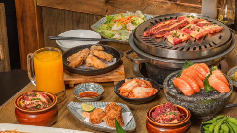 6 Japanese standard Izakaya pubs in the heart of Hanoi 2