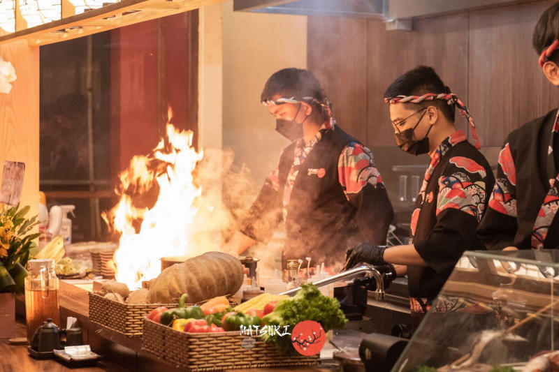 6 Japanese standard Izakaya pubs in the heart of Hanoi 4