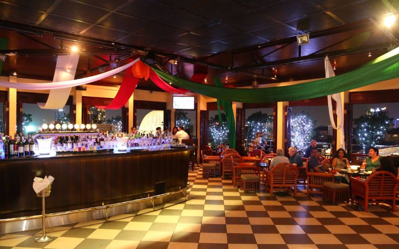 List of the chillest rooftop bars in Saigon 5