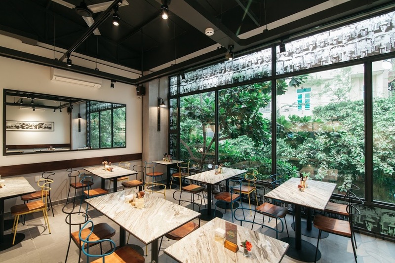 Suggested 9 famous Thai restaurants and bars in District 1 with delicious and authentic dishes 4