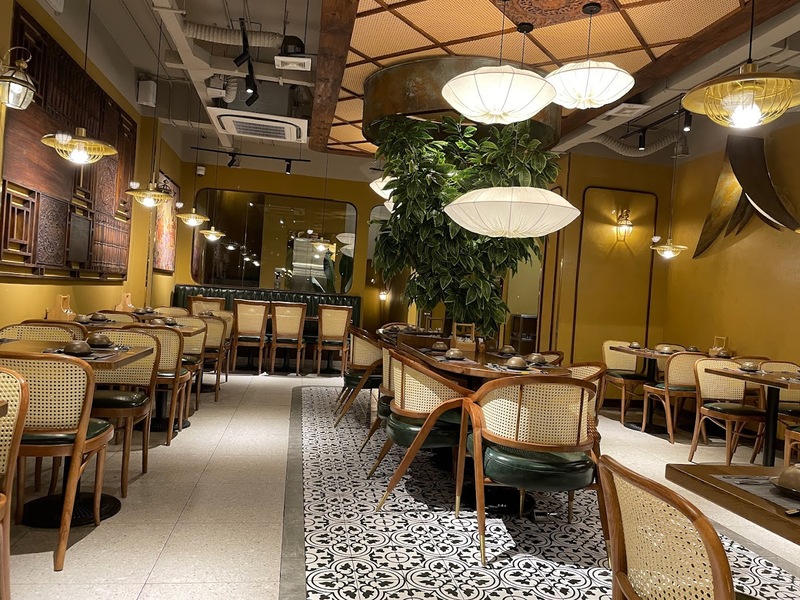 Suggested 9 famous Thai restaurants and bars in District 1 with delicious and authentic dishes 6