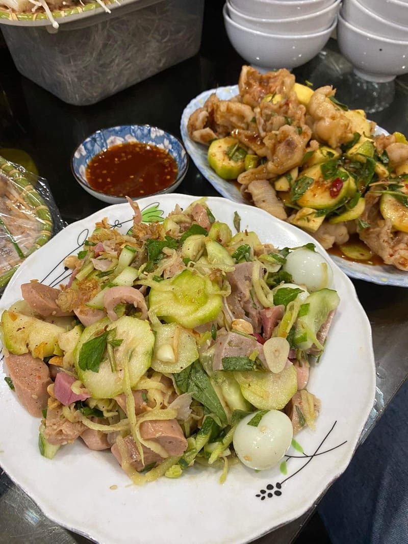 Find 7 delicious Hanoi mixed tea shops famous for the capital 8