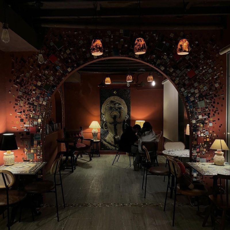 Xocoati: Cocoa shop hidden in a warm alley in winter 2
