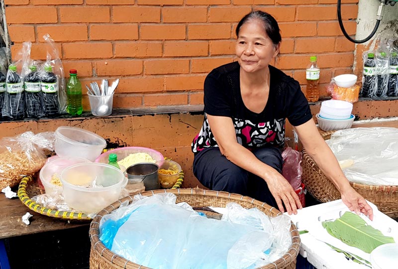 Enjoy Phu Thuong sticky rice, the quintessence of Hanoi cuisine 7