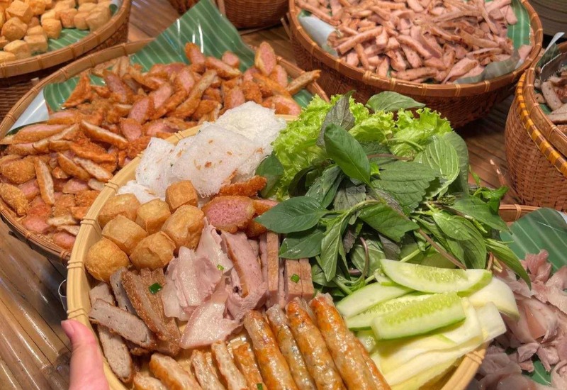 Top 14 buffet shops Tan Phu are always busy and delicious 8