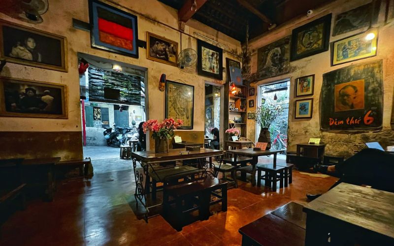 Cafe at the end of the lane, where the souls of love love Trinh 4