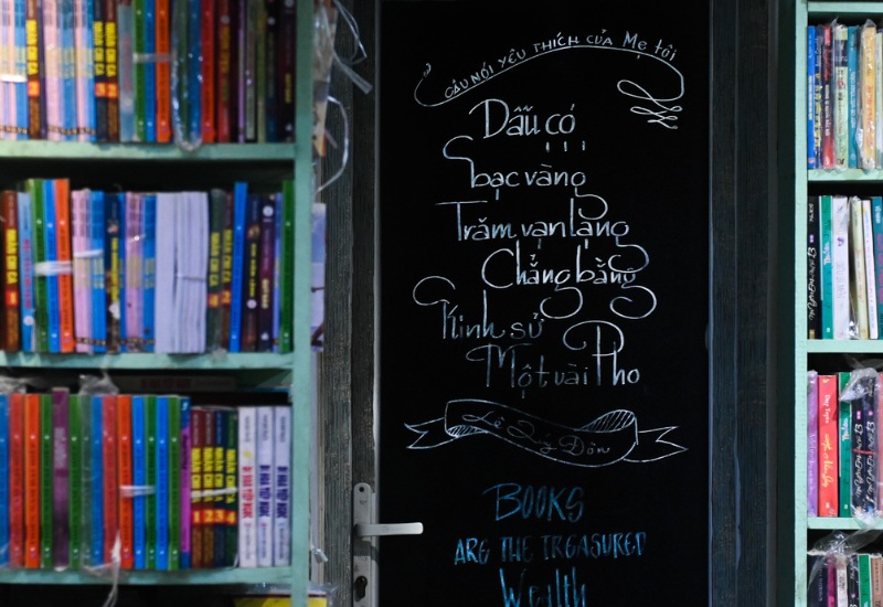 Explore the Rabbit bookstore: The oldest bookstore in Hanoi 5