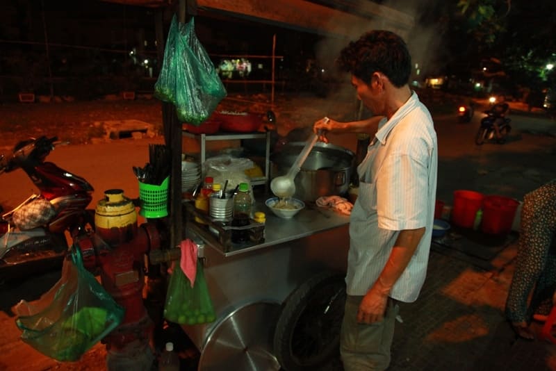 Tracing 8 delicious noodle shops in Saigon 3