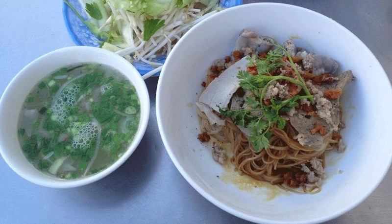 Tracing 8 delicious noodle shops in Saigon 8