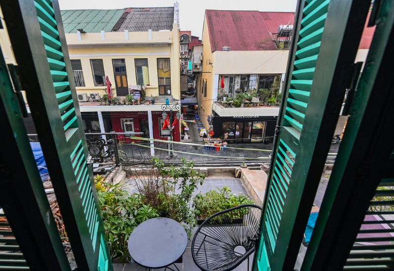 Explore the Rabbit bookstore: The oldest bookstore in Hanoi 8