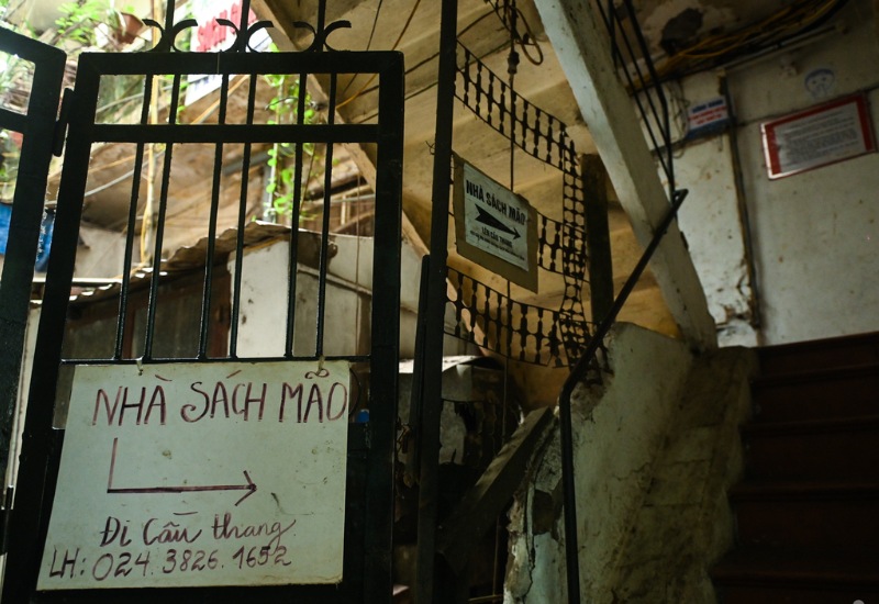 Explore the Rabbit bookstore: The oldest bookstore in Hanoi 4