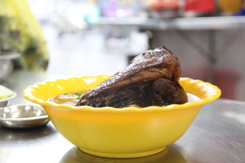 Experience the 14 most delicious duck noodles in Saigon 7