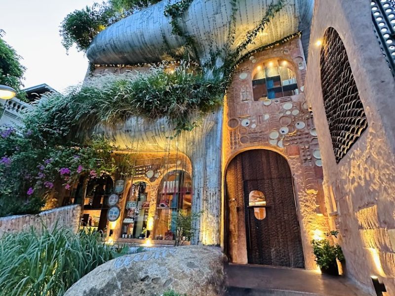 11 most romantic restaurants in Saigon, the ideal meeting point for Valentine 9