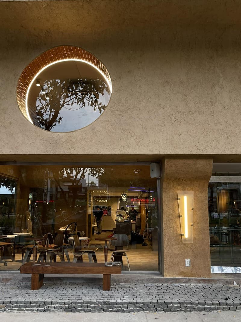 P Coffee: Luxurious cafe space in the heart of Da Nang 4