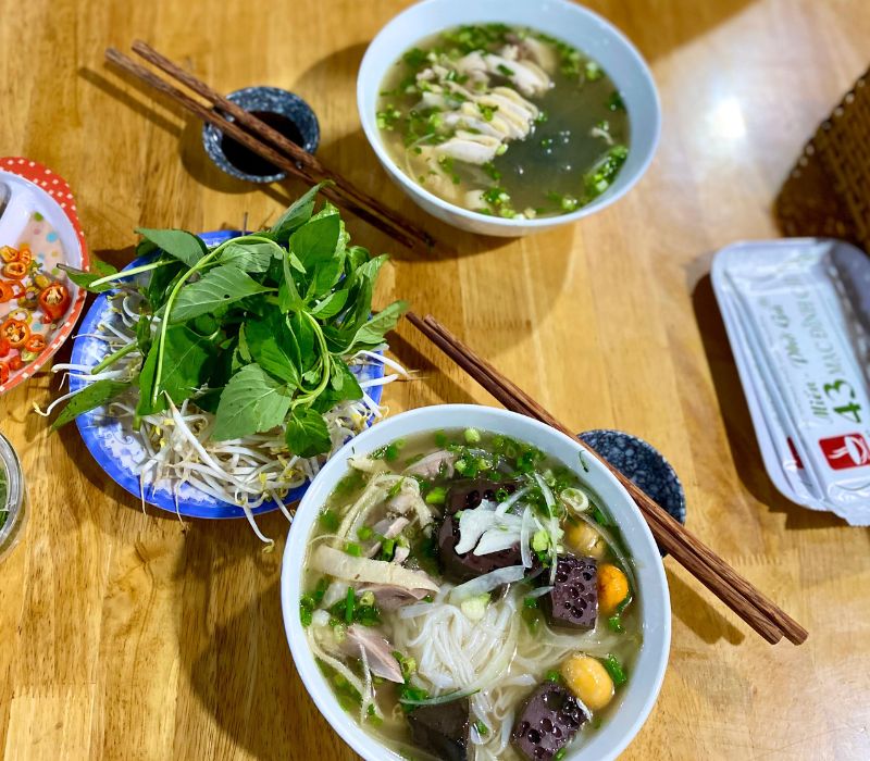 Top 10 best chicken noodle shops in Saigon 7