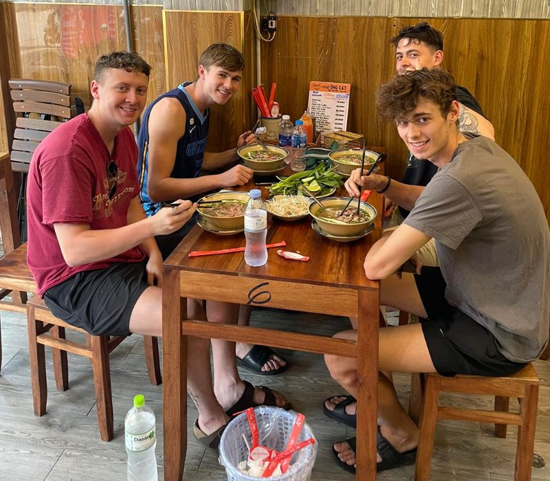 Top 10 best chicken noodle shops in Saigon 9