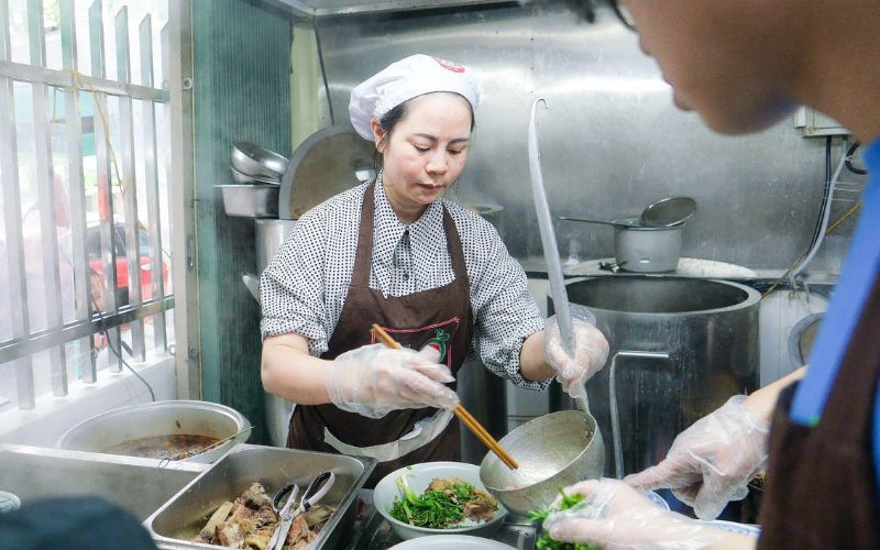 Visit Pho Ho Loi, enjoy the typical taste of Ha Thanh 2