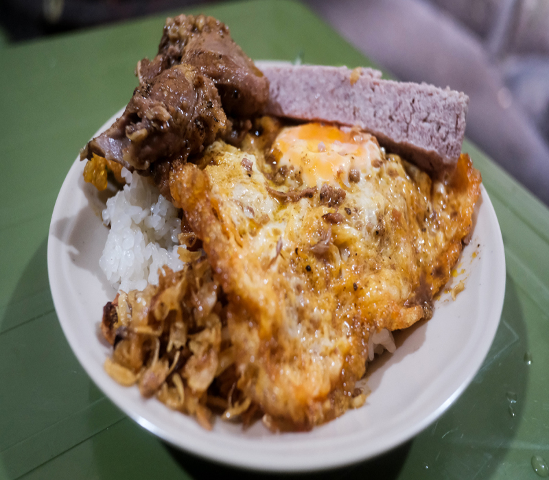 Ong Hoa sticky rice: Enjoy the famous peach cheeks in Hanoi 2
