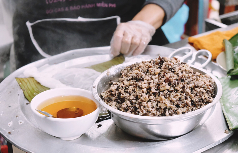 Ba Xuan rolls keep the traditional flavor of Hanoi 8