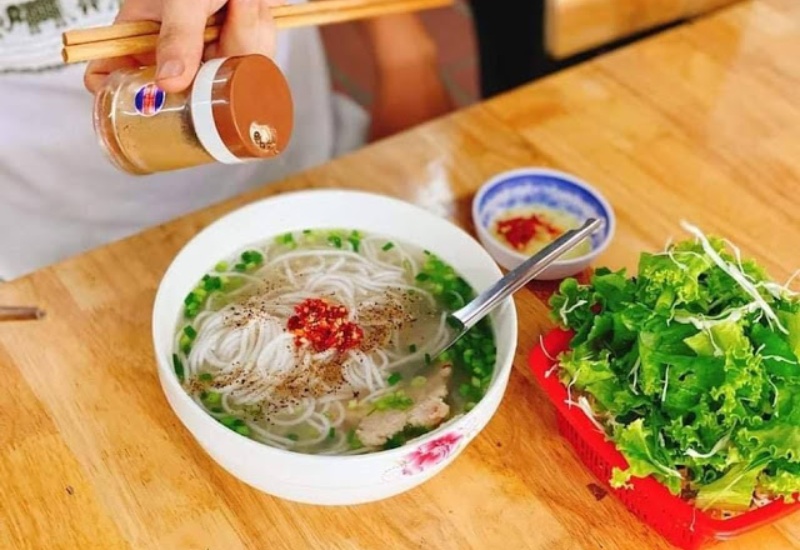 Top 8 delicious noodle shops in Phu Quoc taste in Saigon 7