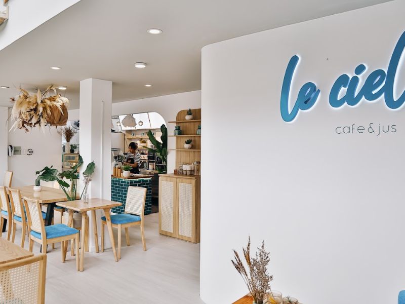 Check-in now 10 genuine and beautiful Long Bien Cafe Cafe and Decor 5
