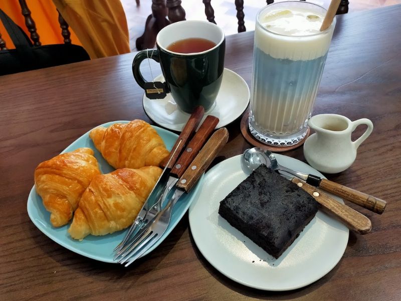 Check-in now 10 genuine Long Bien Cafe and Beautiful Decor 4