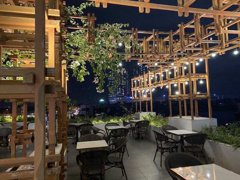 Check-in now 10 genuine Long Bien Cafe and Beautiful Decor 2