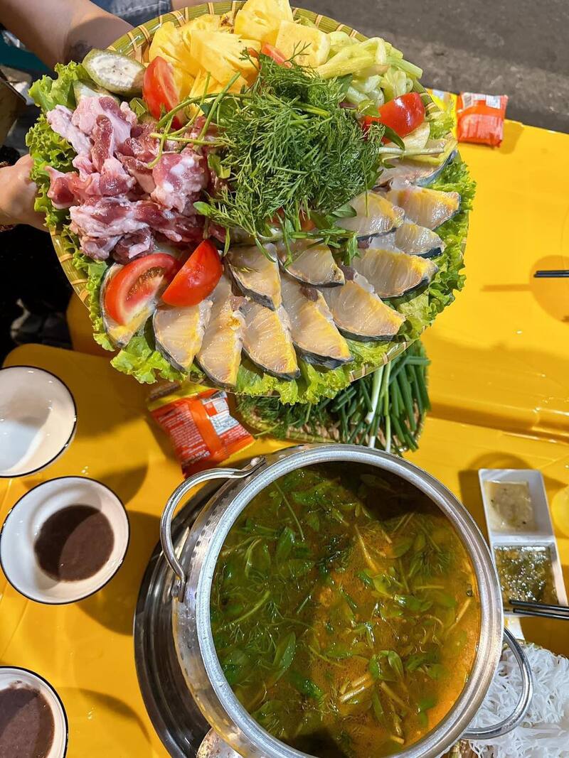 Tracing 13 delicious Hanoi hotpot shops near and far 12