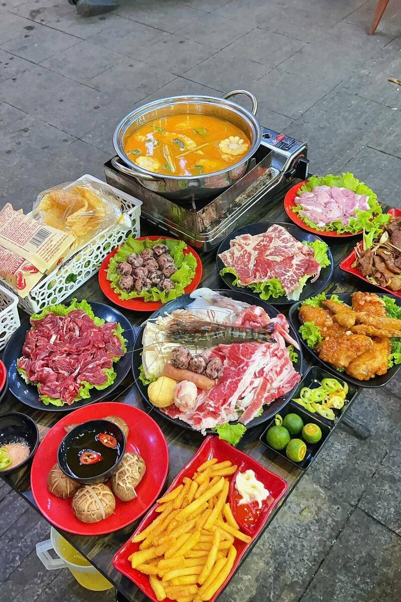 Tracing 13 delicious Hanoi hotpot shops near and far 9