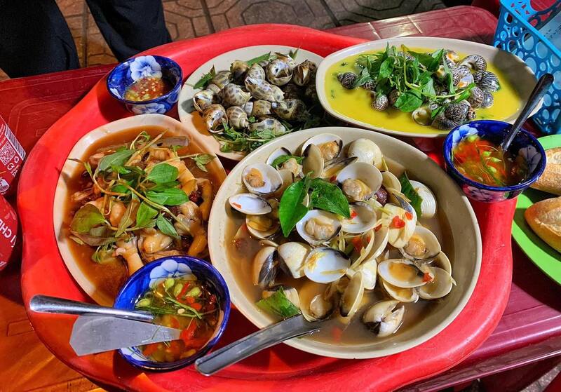 Top 11 night snail shops in Hanoi spread the warm flavor 7